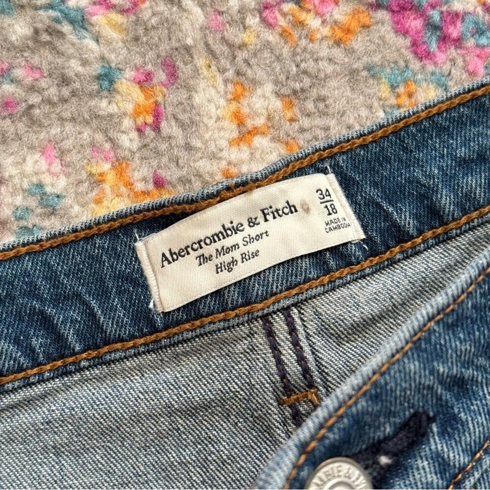 Abercrombie & Fitch High Rise Mom 2.5” Blue Raw Hem Shorts Women’s Size 34/ 18 - Picture 7 of 10